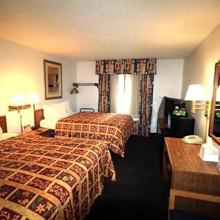 Norwood Inn Minneapolis Розвіль Екстер'єр фото