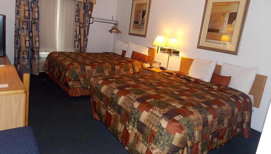Norwood Inn Minneapolis Розвіль Екстер'єр фото